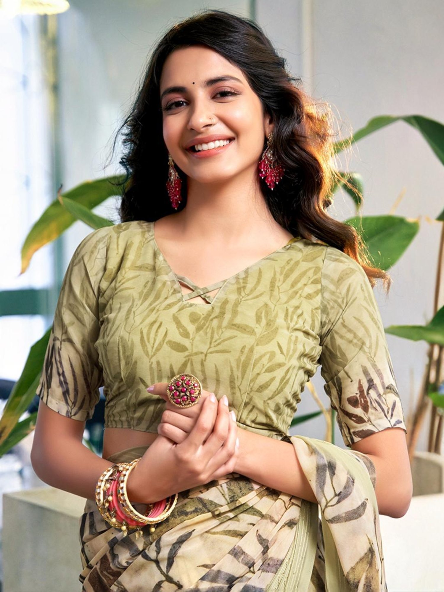 Satrani Cream & Green Printed Saree With Unstitched Blouse