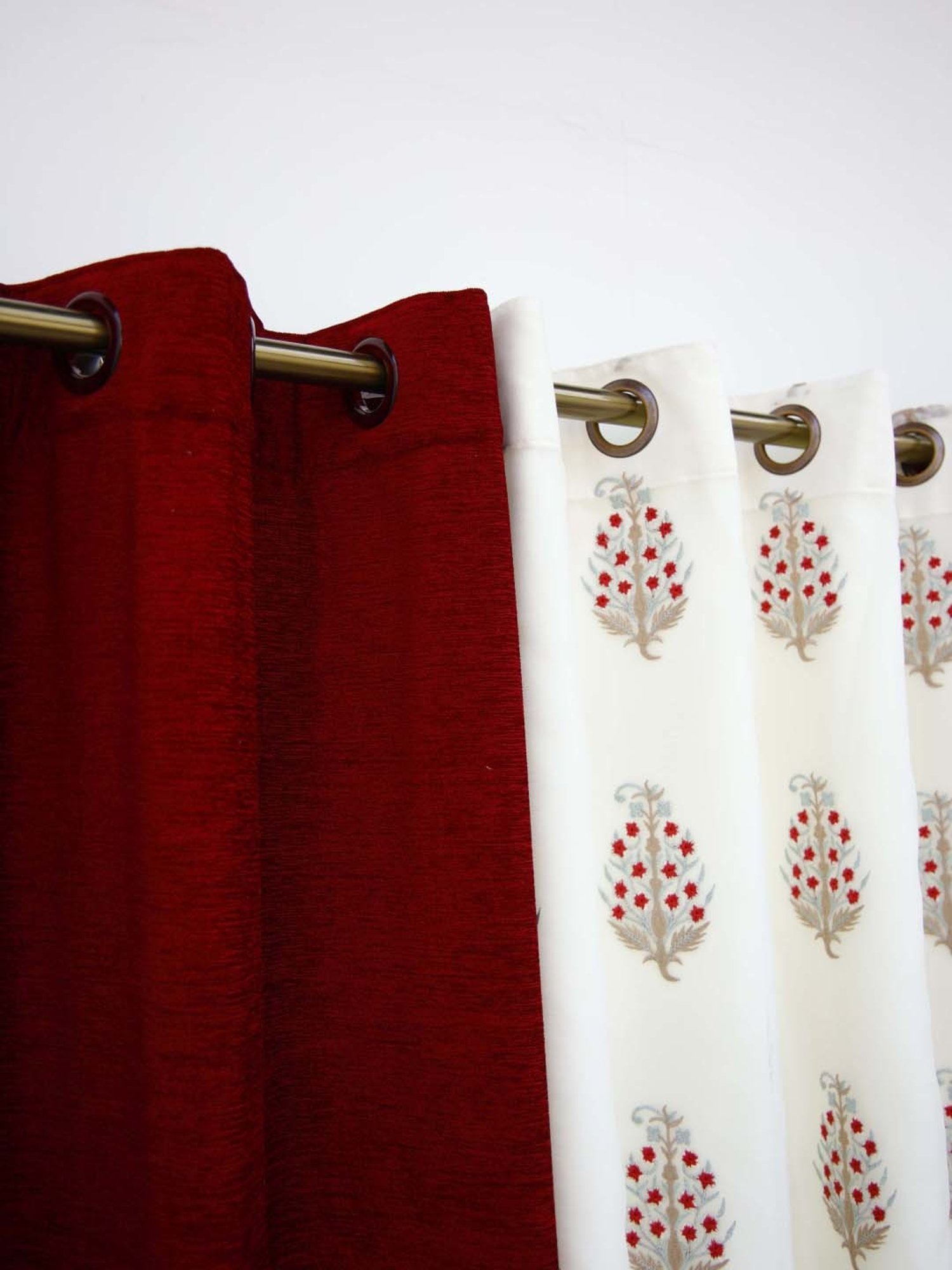 Ariana Siroi Sheer with Quince Combo Red & Off-White Polyester 7 Ft. Door Curtain - Set of 4