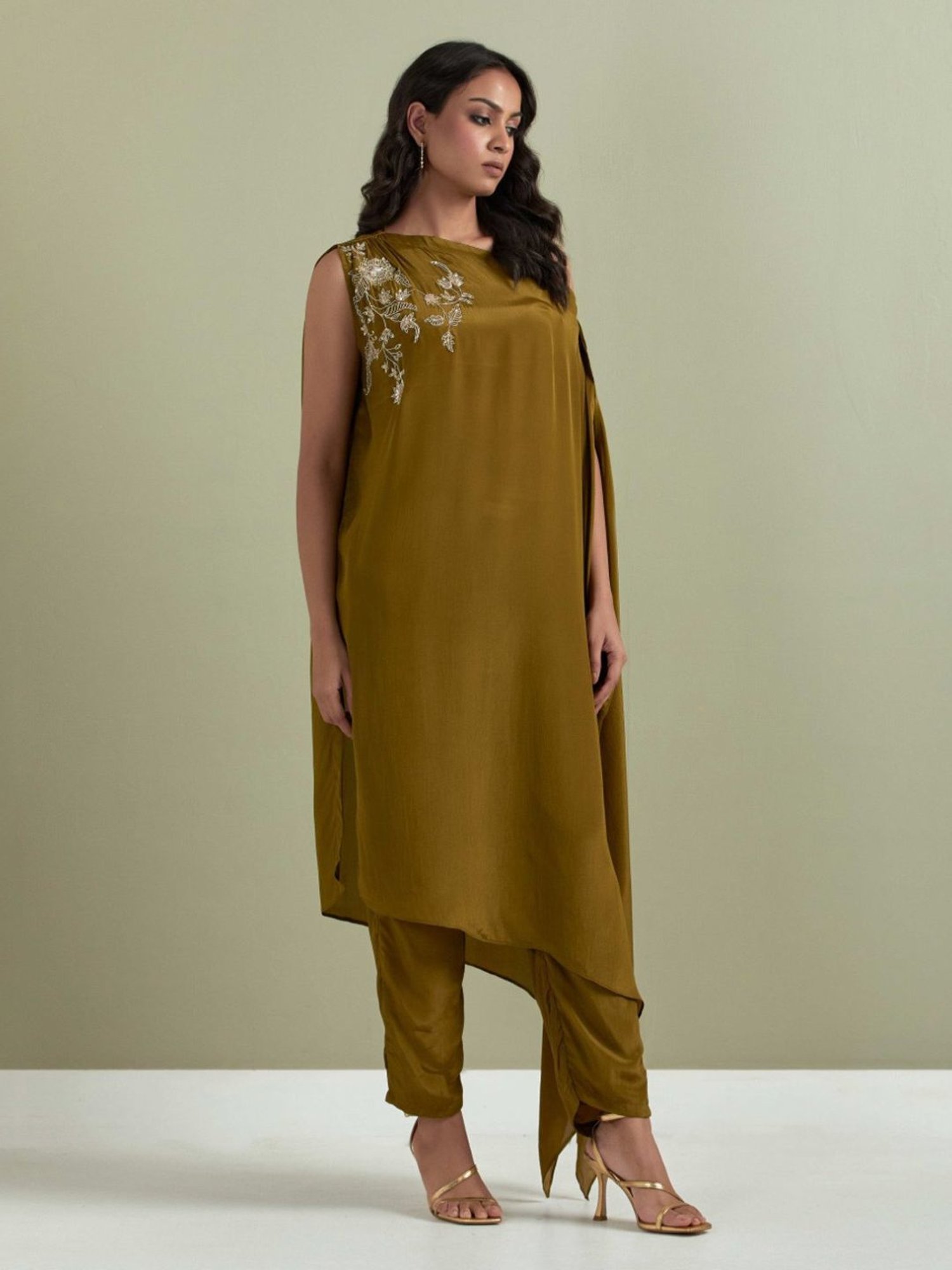 Priya Chaudhary Brown Saranya Embroidered Crepe Kurta