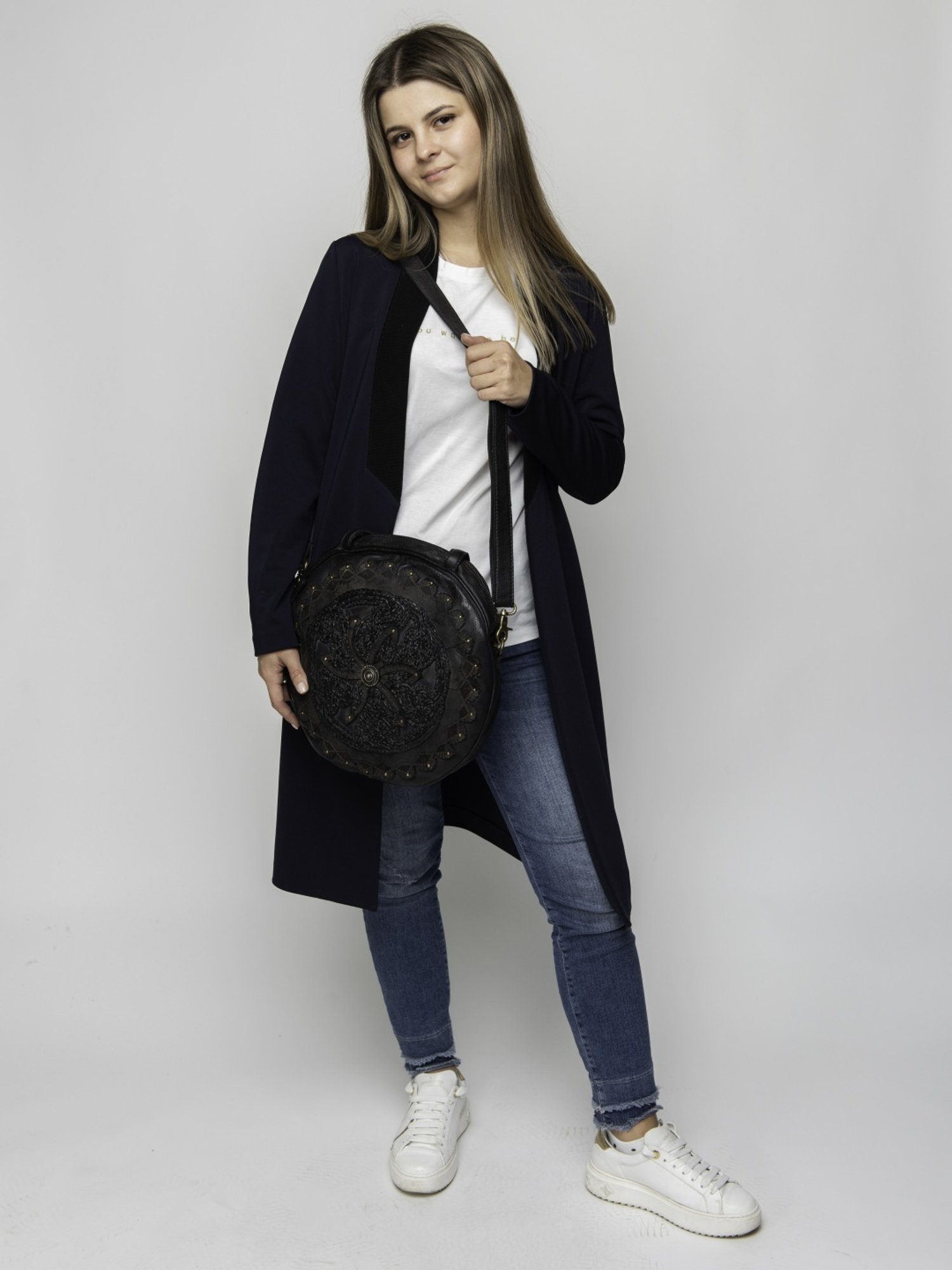 Art N Vintage Parma Black Leather Textured Medium Shoulder Handbag