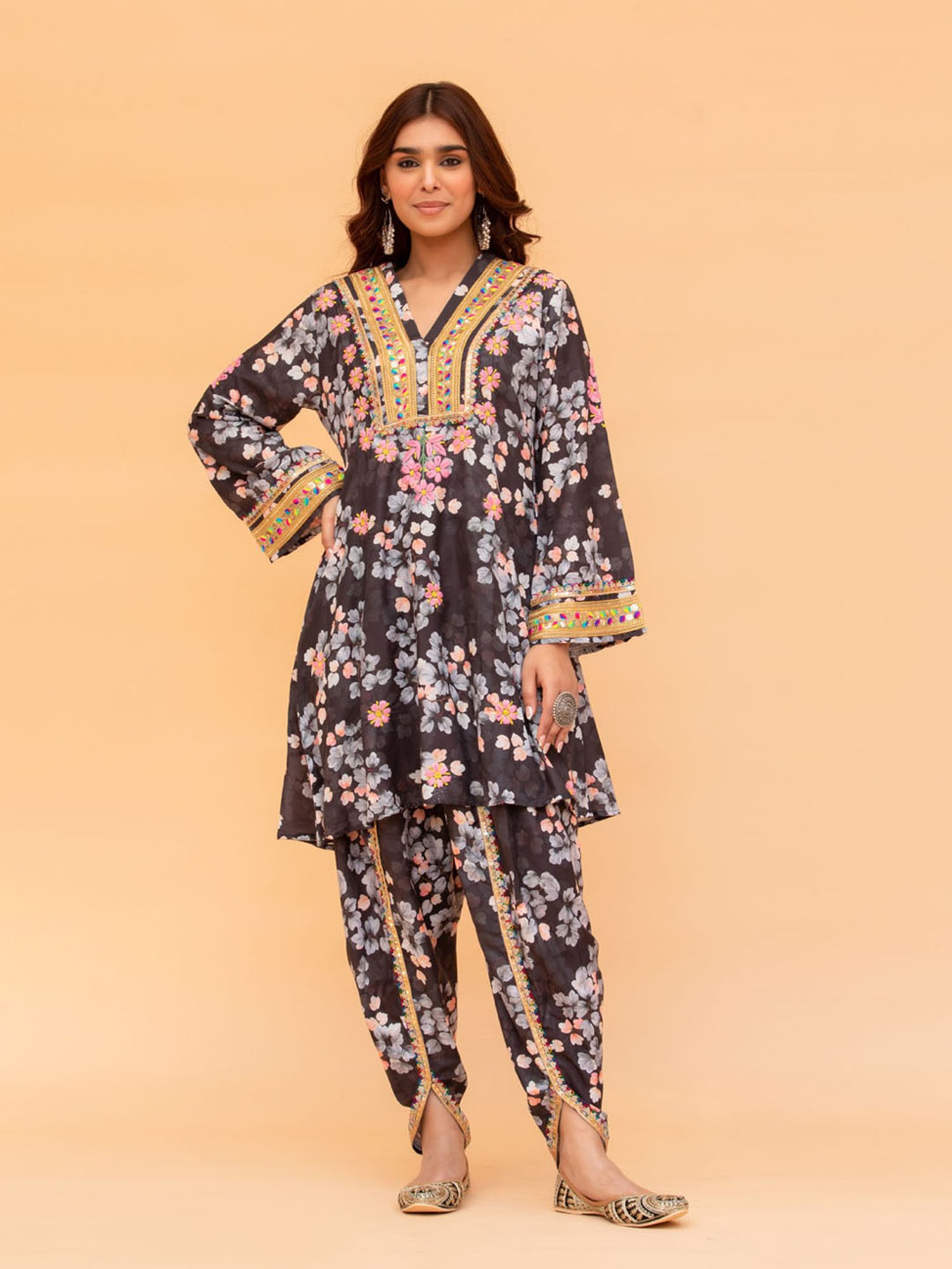 House of Kari Saba Chikankari Kurta Set in Muslin Silk - Black