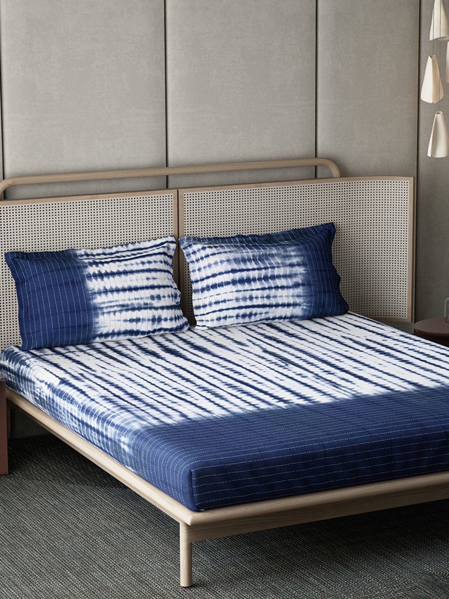 DDecor Ethnic Blue 136 TC Cotton King Bed Sheet With 2 Pillow Covers