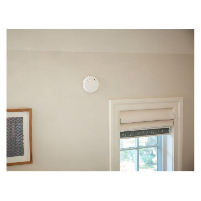 First Alert PR700 Battery Powered Slim Smoke Detector with Photoelectic Sensor
