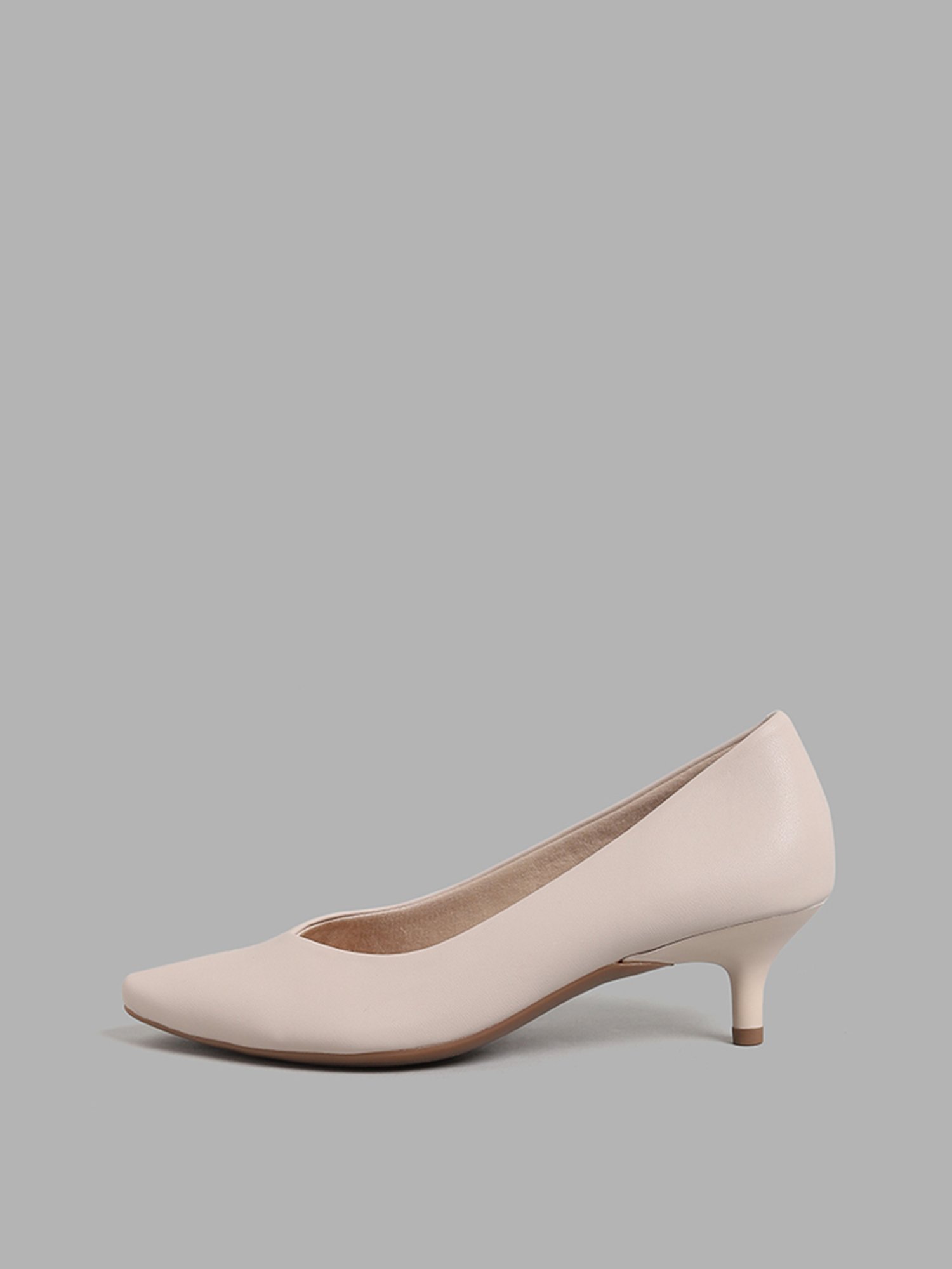 LUNA BLU by Westside Solid Ivory Pointed Pump Shoes