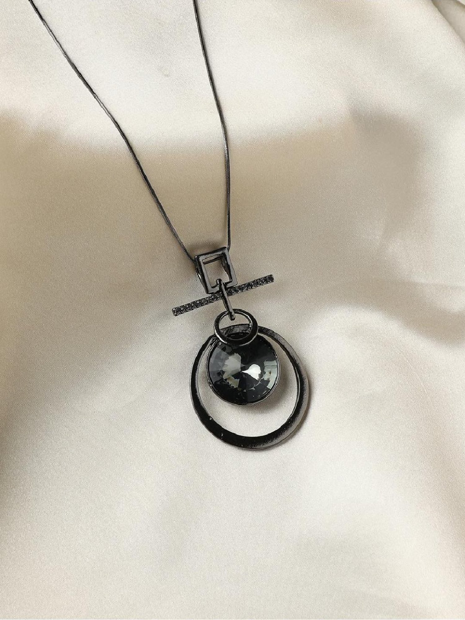 Sohi women's enigma elegance pendant chrome silver