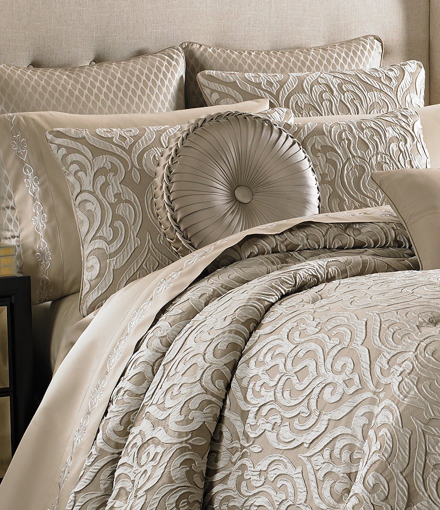 Charisma Belaire Comforter Set