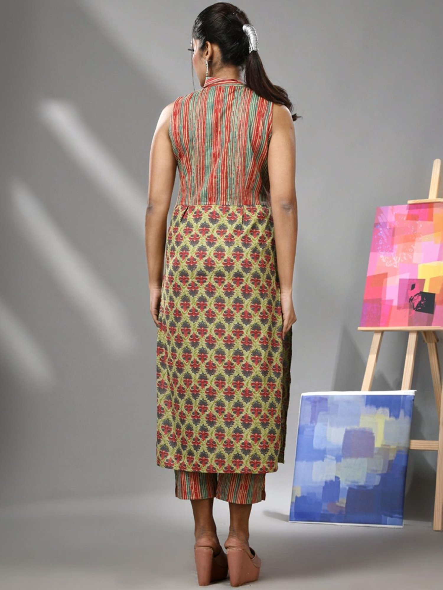 Charukriti Green Cotton Printed Straight Kurta