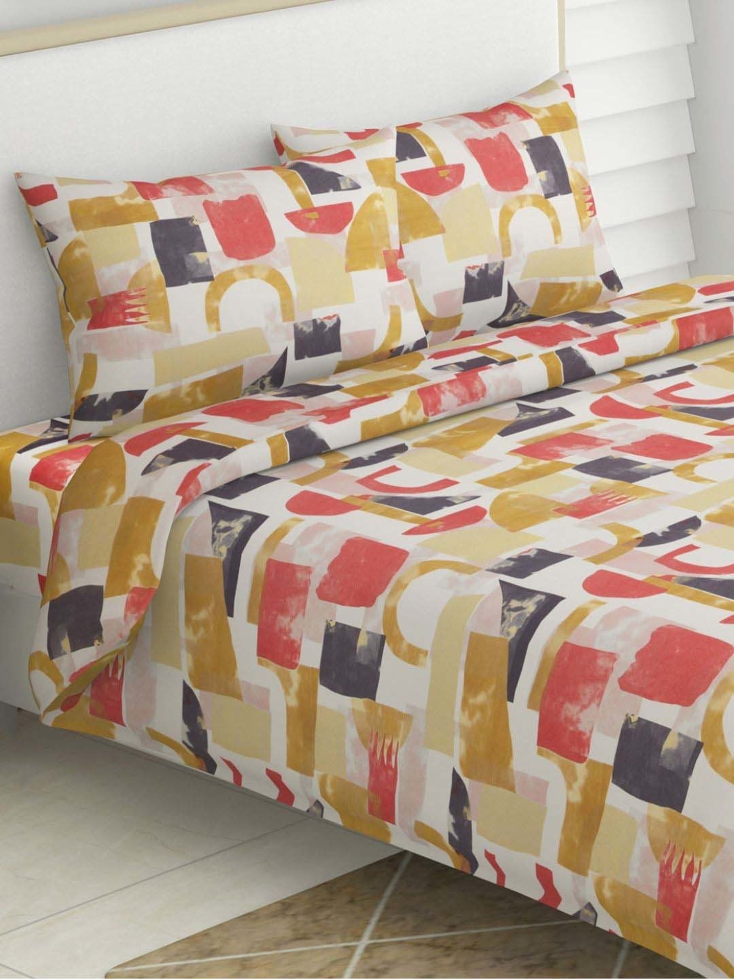 Haus & Kinder Cotton 186 TC Painted Fusion Yellow Printed Double Bedsheet with 2 Pillow Covers
