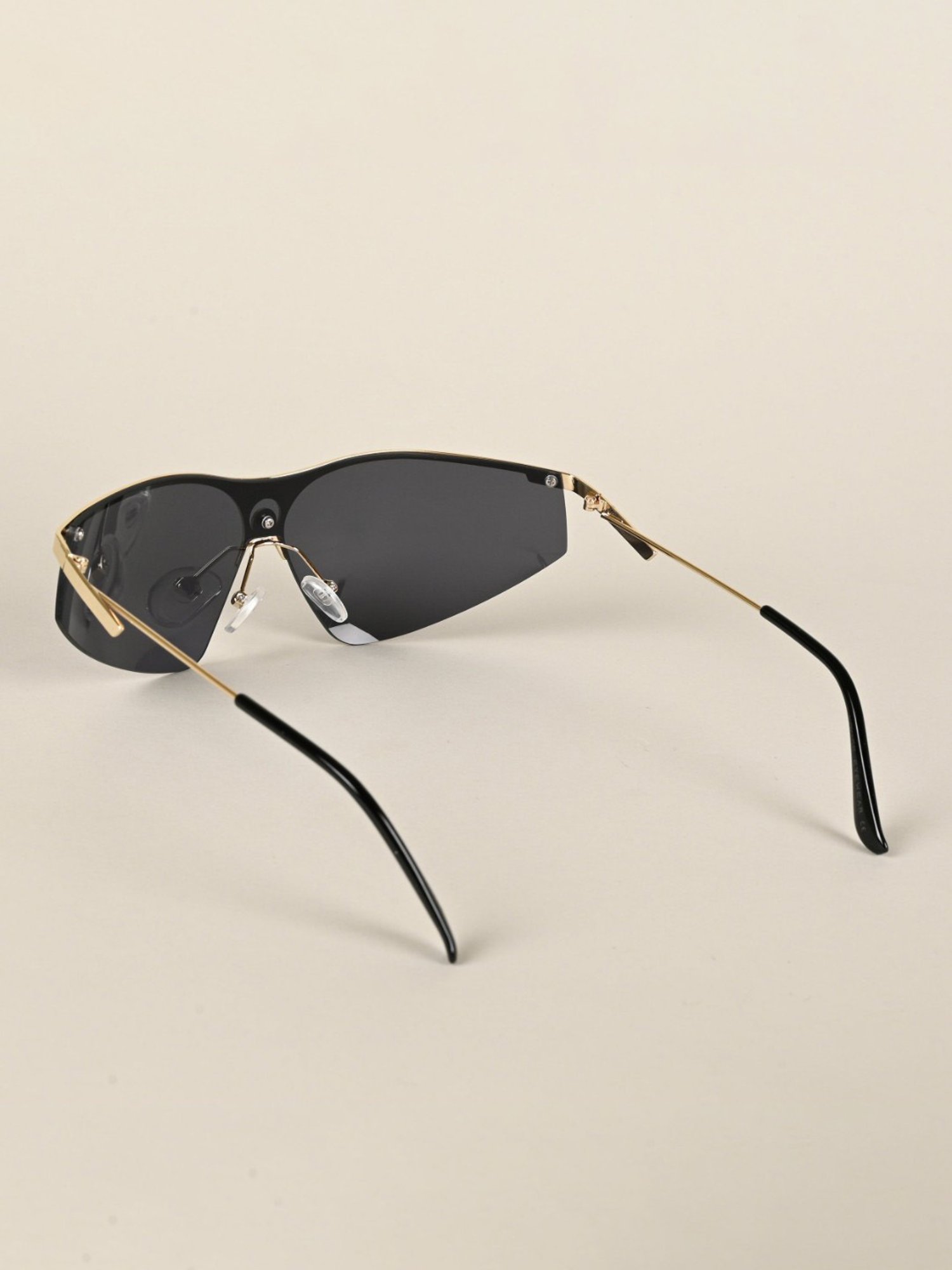 Voyage Black Wraparound UV Protection Unisex Sunglasses