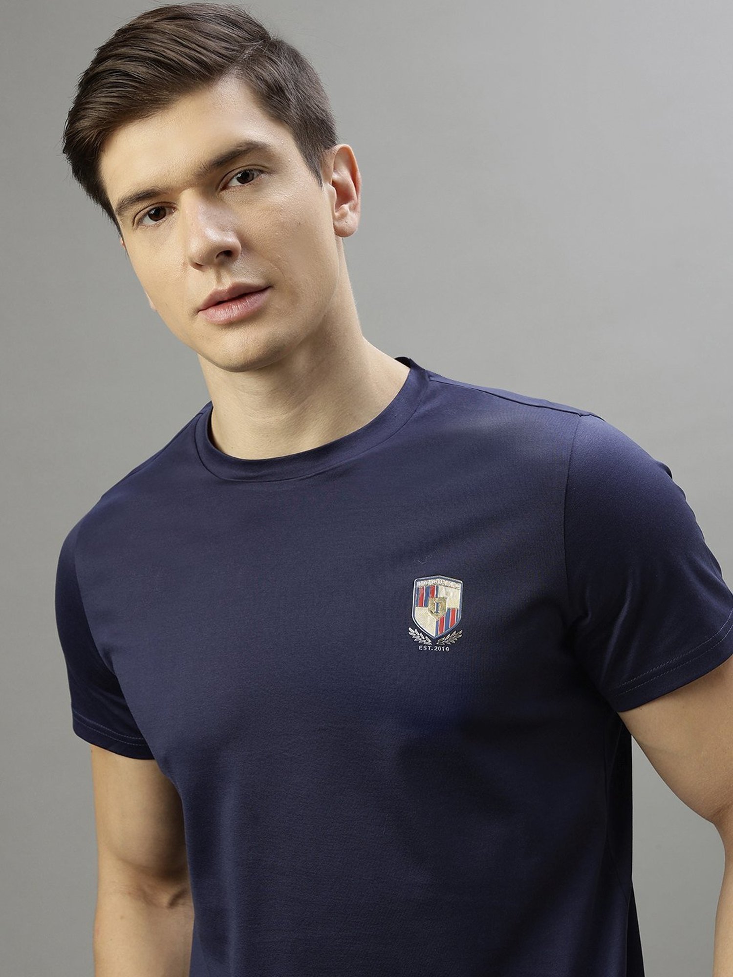 Iconic Men Solid Regular Fit Cotton T-shirt