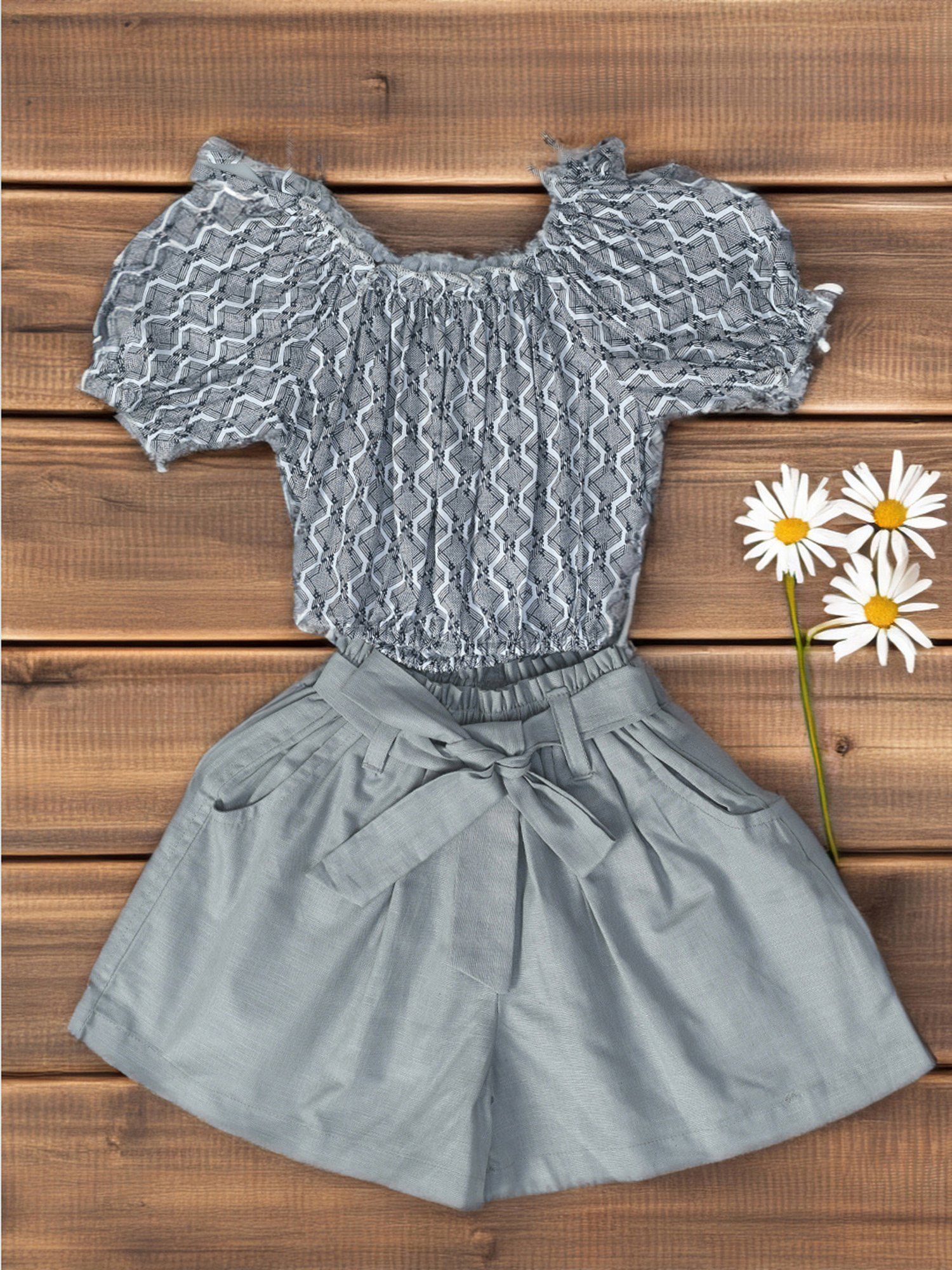 Bella Moda Kids Grey Printed Top With Shorts