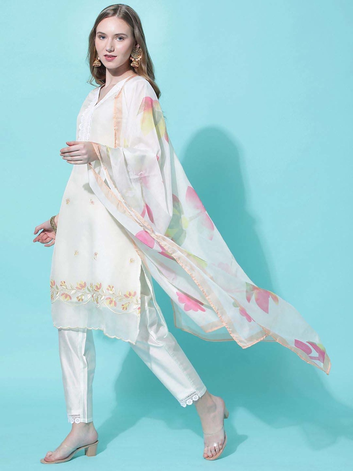 Heeposh White Embroidered Kurta Pant Set With Dupatta