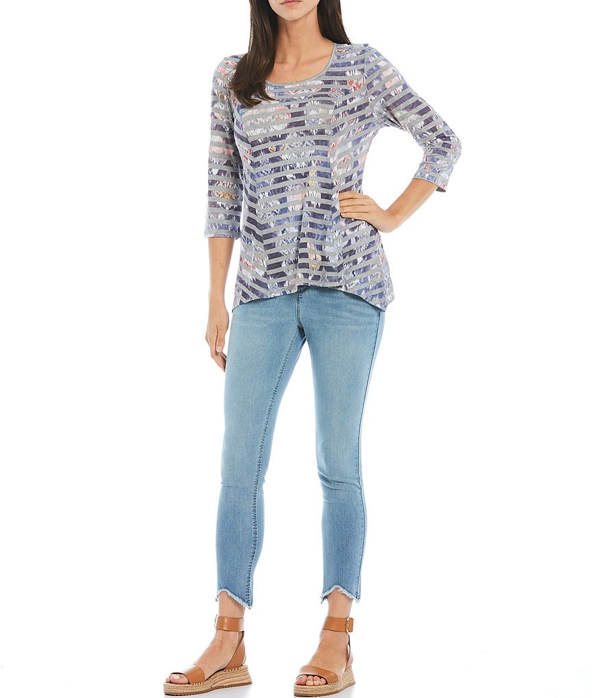 One World Apparel Yarn Dye Stripe Medallion Print Scoop Neck 3/4 Sleeve Sharkbite Hem Top