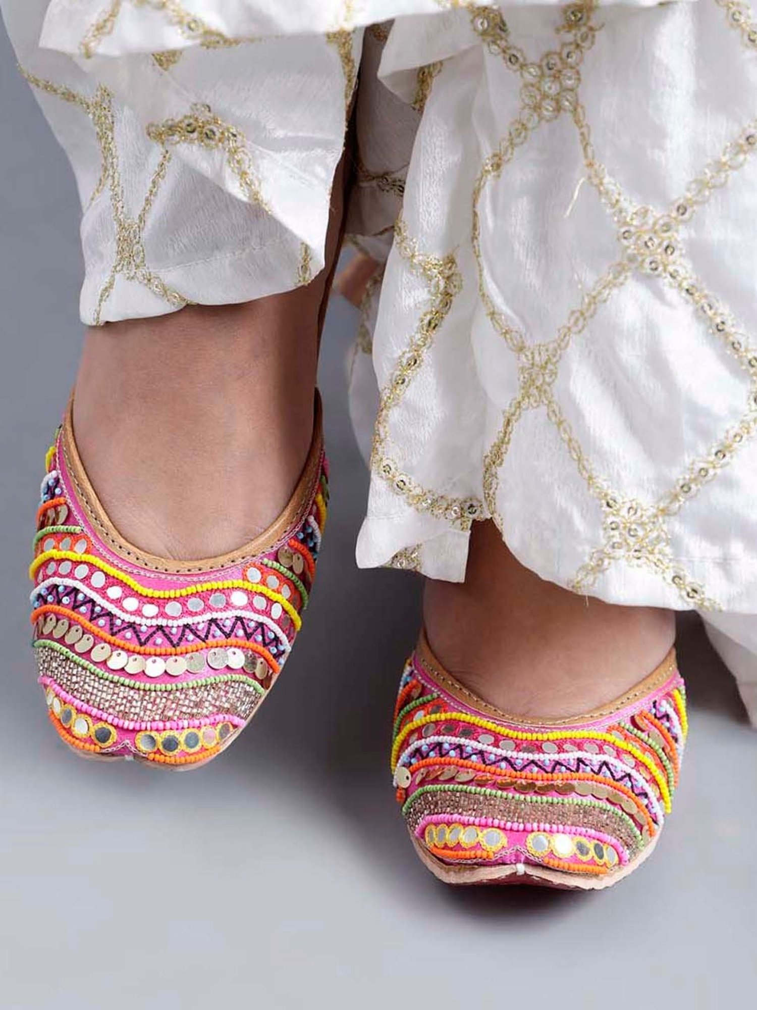 Glam Story Women's Esra Multicolored Ethnic Juttis