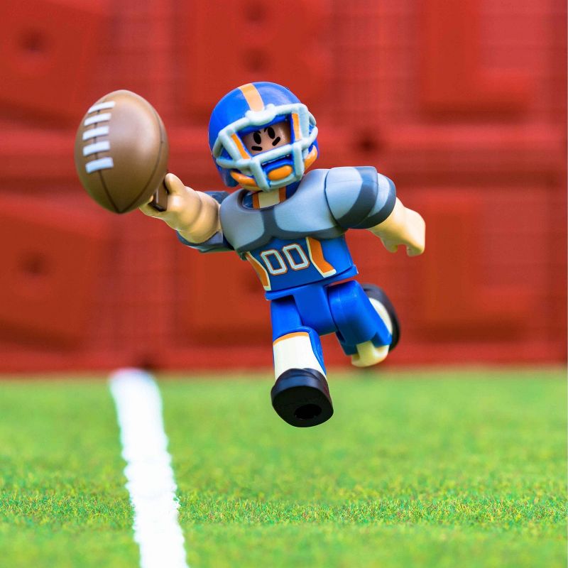 Roblox Action Collection - Series 4 Figure 12-Pack (Includes 12 Exclusive Virtual Items)