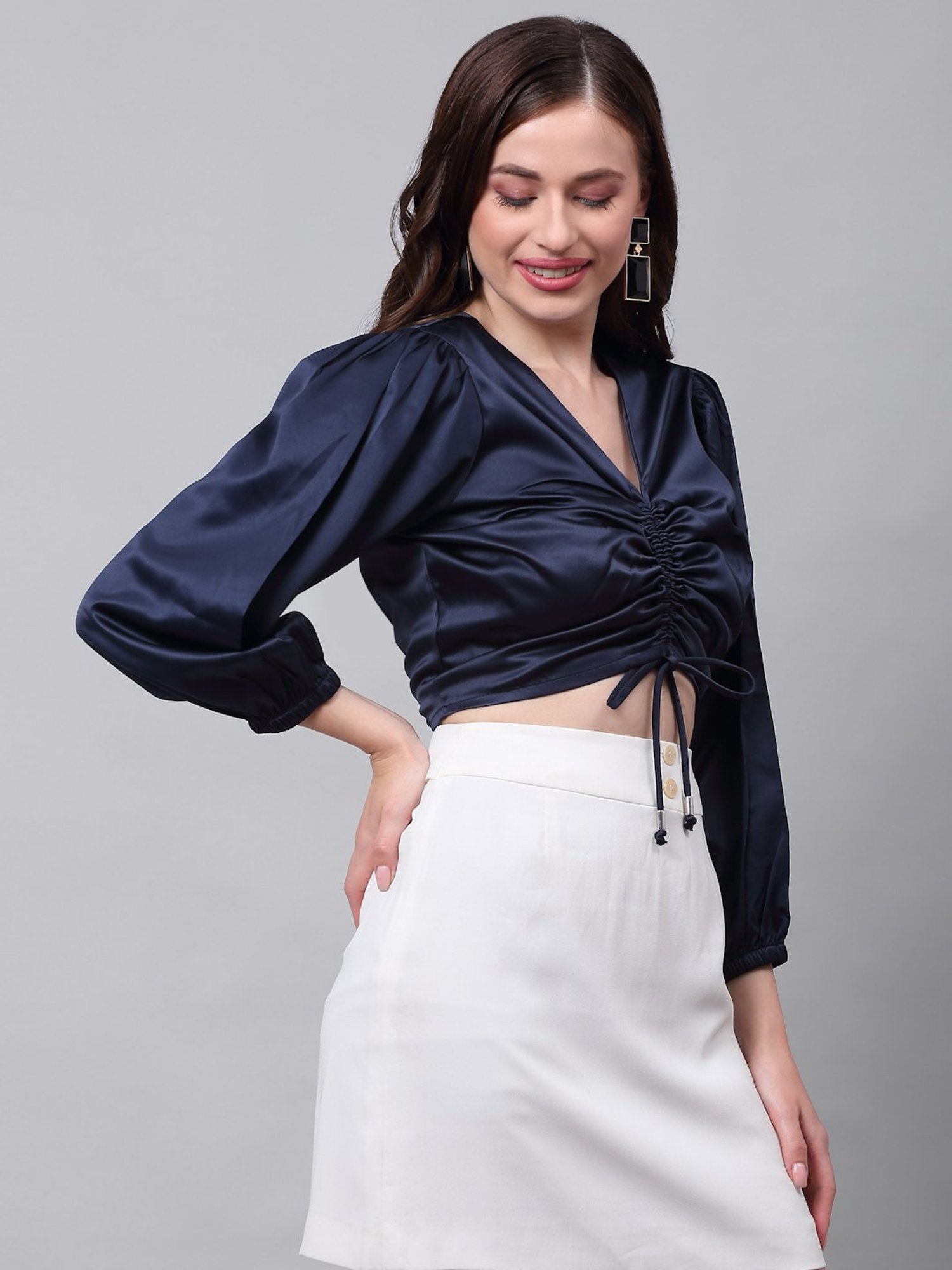 NEUDIS Navy V Neck Crop Top