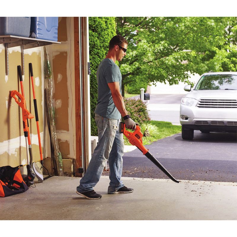 Black & Decker LSW221 20V MAX 1.5 Ah Cordless Lithium-Ion Sweeper Kit