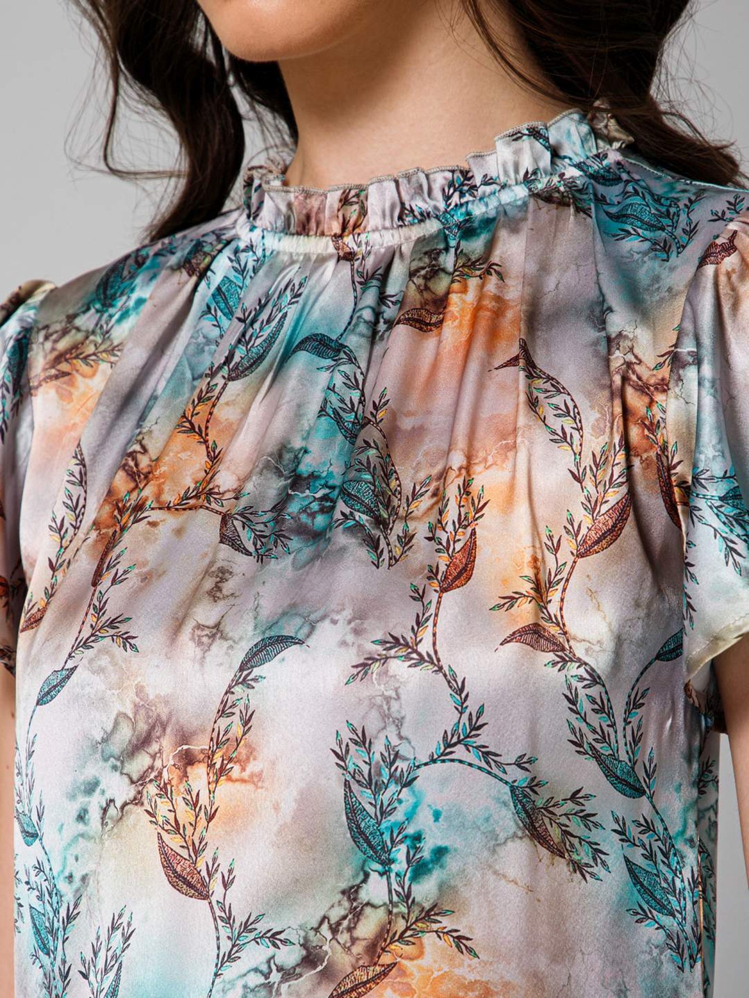 PURYS Grey Floral Print Top