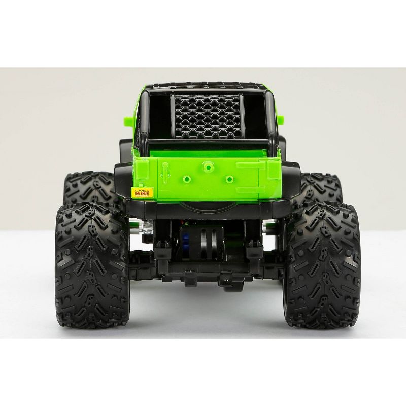 New Bright Remote Control RC FF Chargers Jeep Wrangler - Green - 1:18 Scale