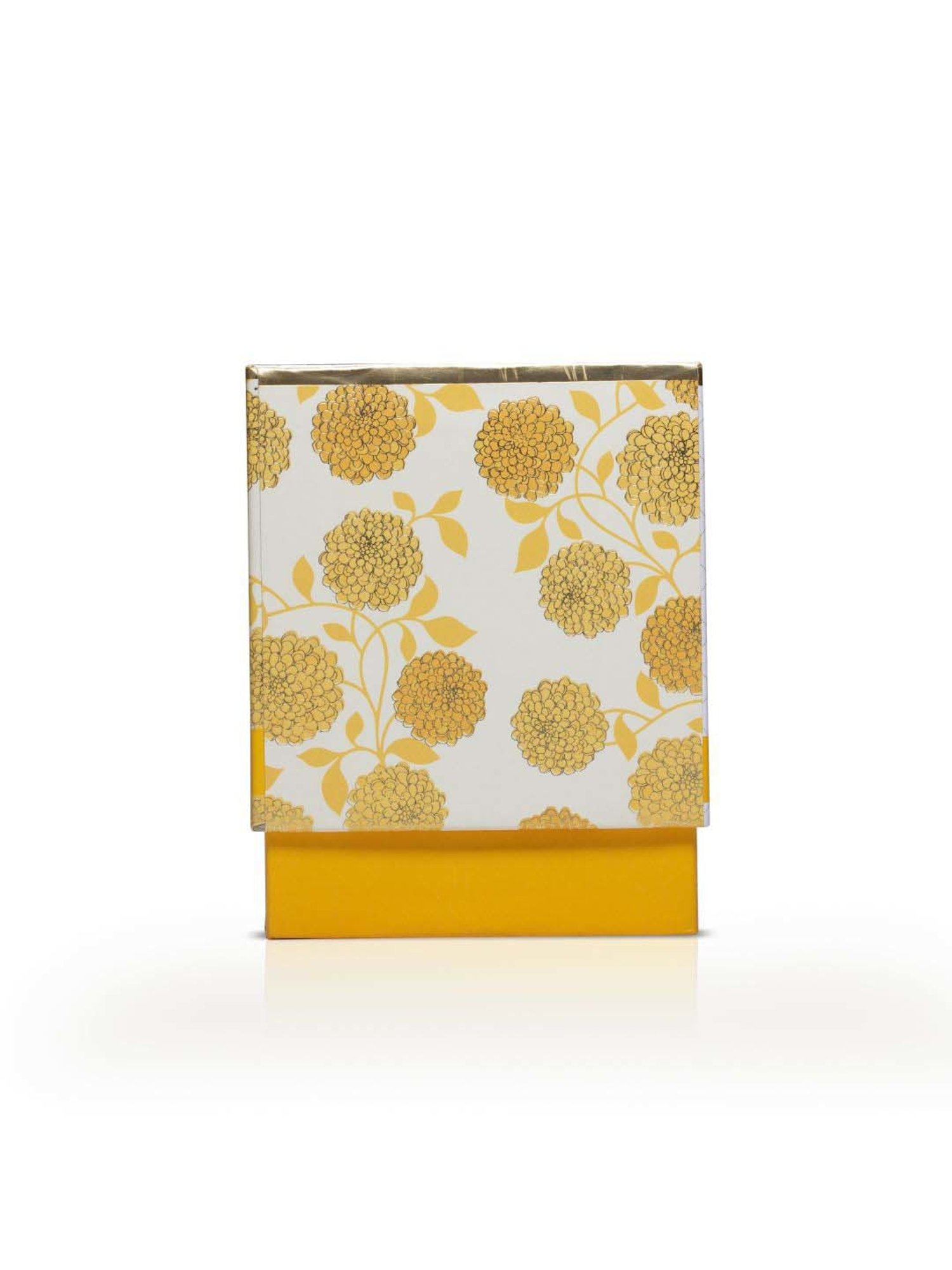 IRIS Gold Collection White Celeste Hurricane Choco Orange Fragrance Candle