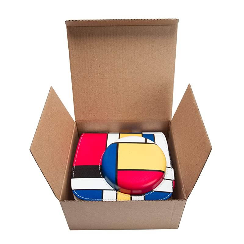 Instant Mini 9 Protective & Portable Case, Compatible with Fujifilm Instax Mini 9, Mini 8 Instant Camera, with Adjustable Shoulder Strap. (Cute Bear)