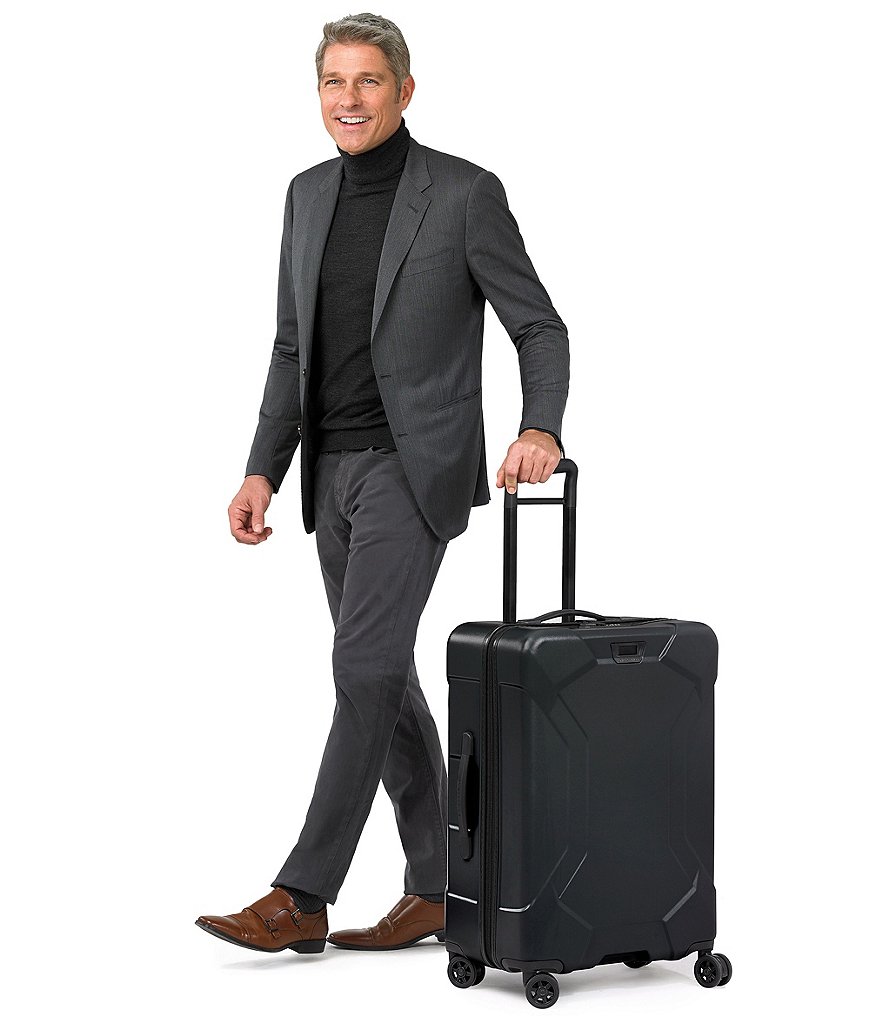 Briggs & Riley Torq Medium Spinner