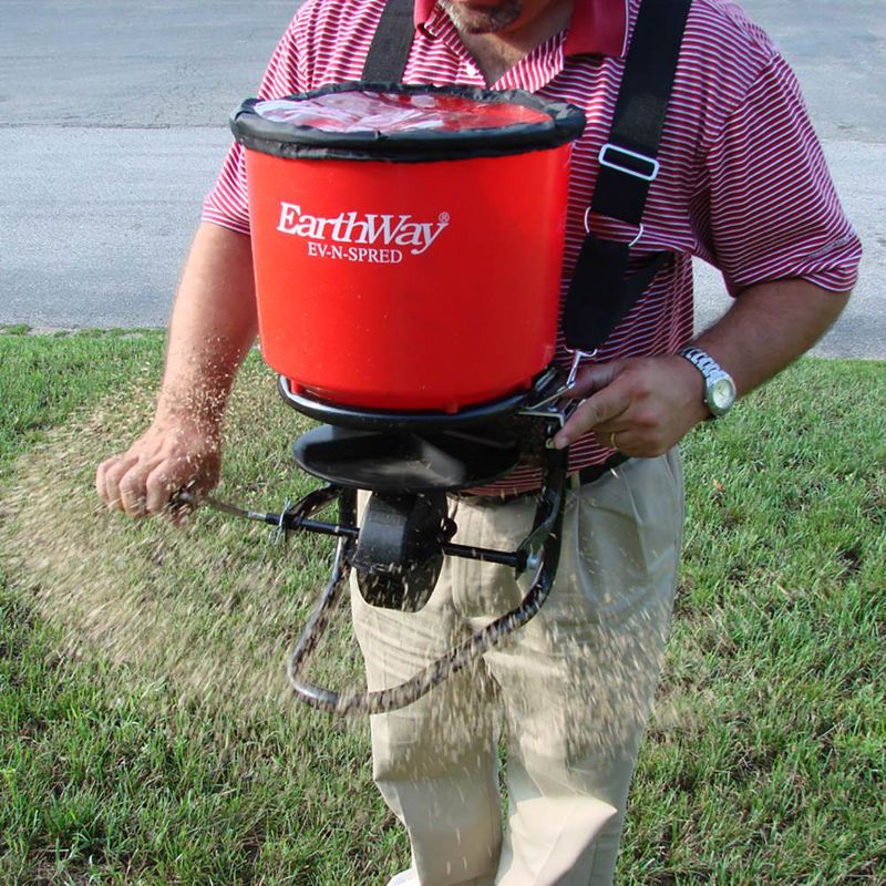 Suncast - Handheld Ice Melt Spreader