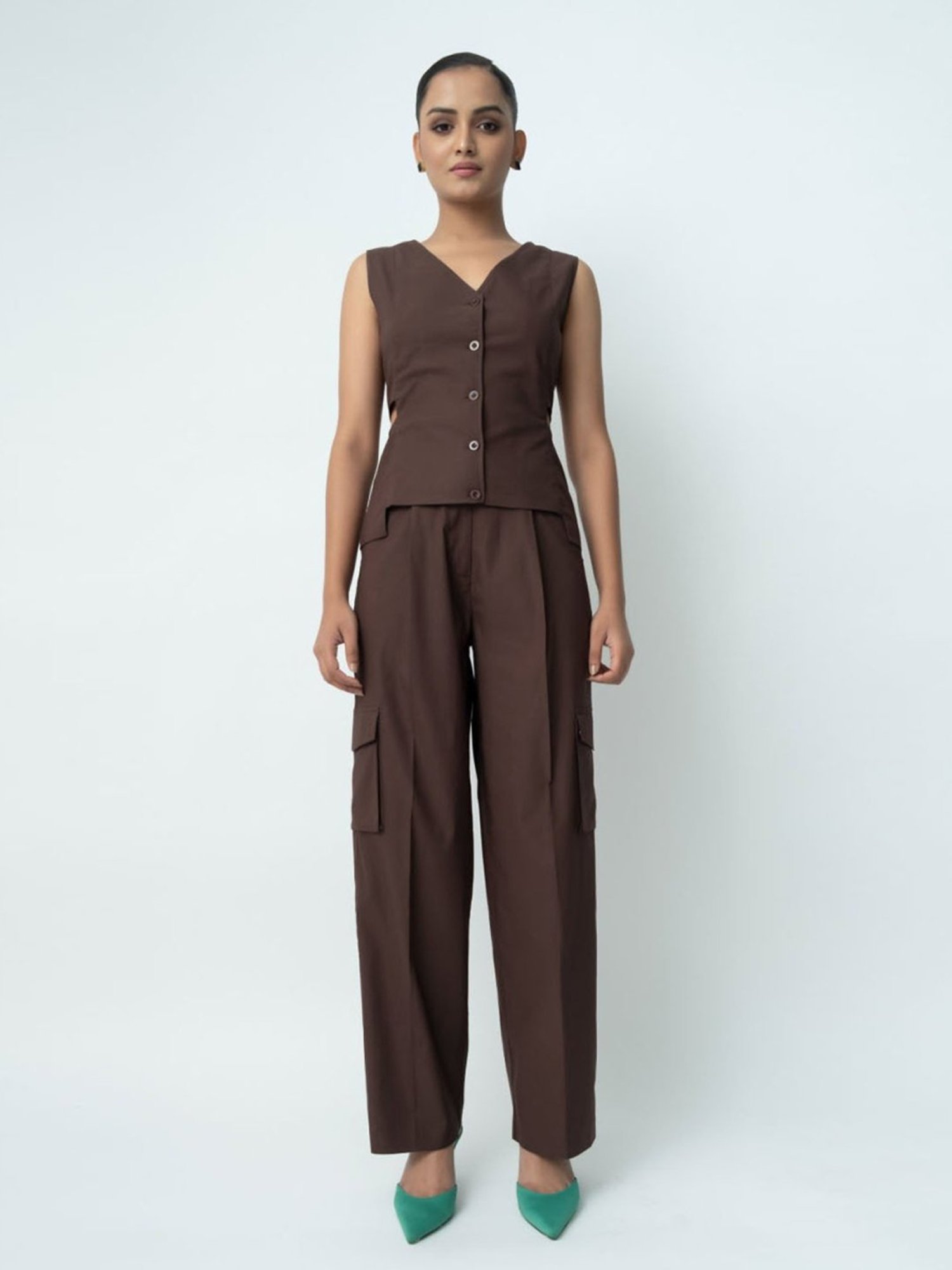 Qua Cut-out Slim Waistcoat