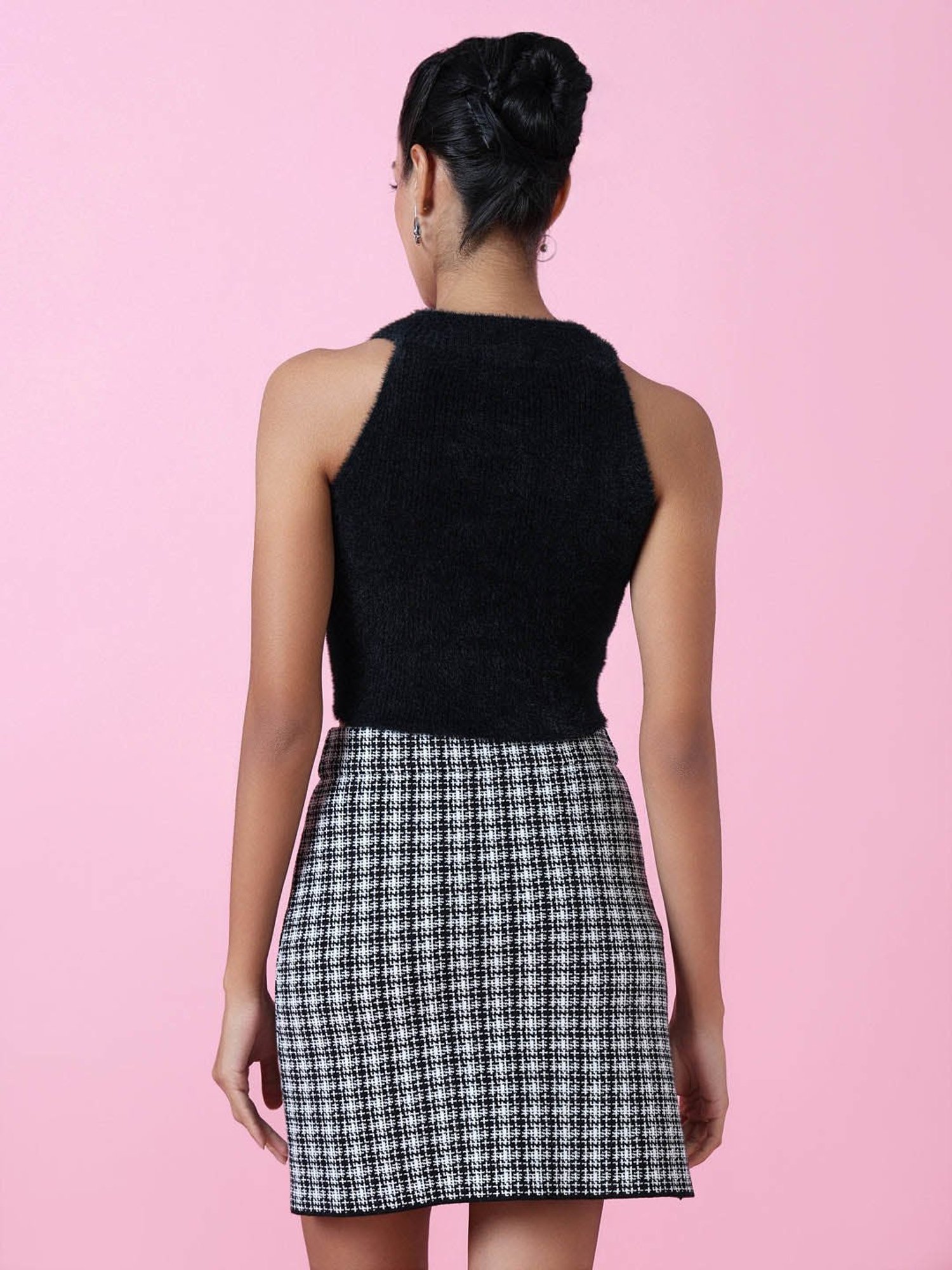 SHOWOFF Black Regular Fit Crop Top