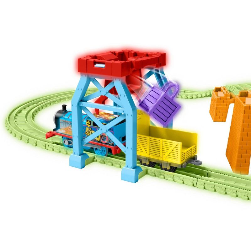 Thomas & Friends TrackMaster Hyper Glow Night Delivery