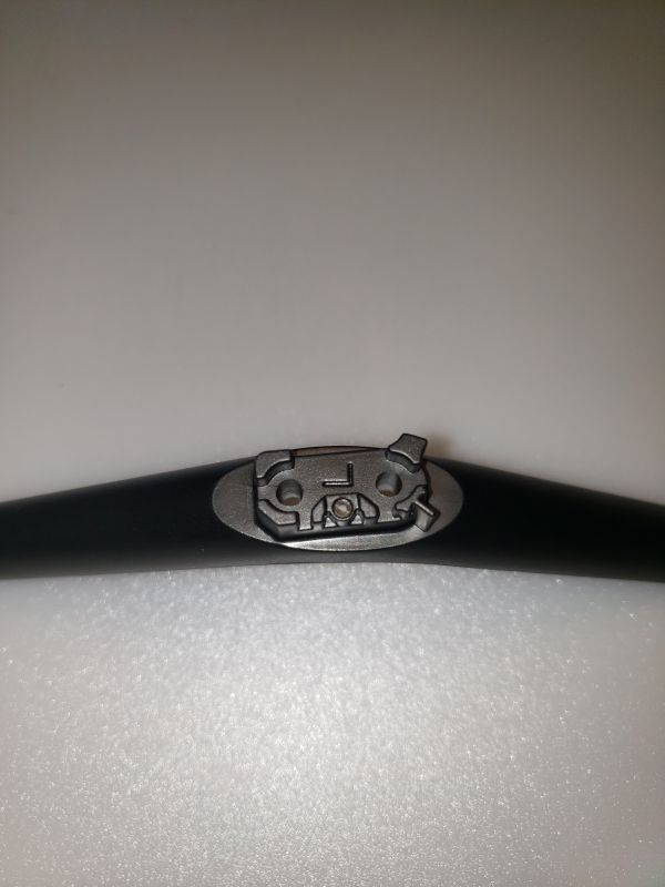 Hisense 40H5590F 40H4F 40H3F9 Stand Legs W/Screws - NEW