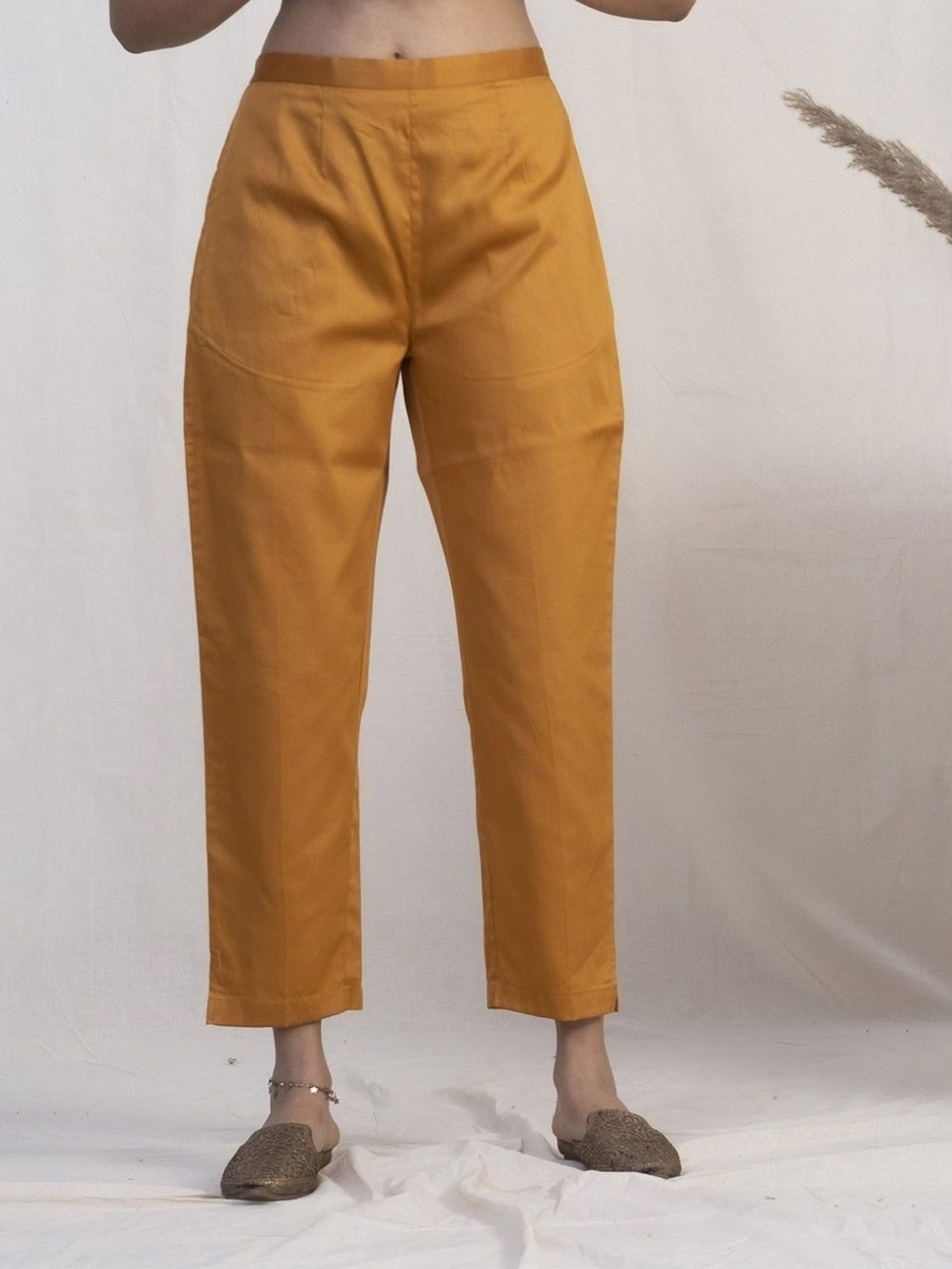 Akiso Jashn Gold Ciggerette Pant