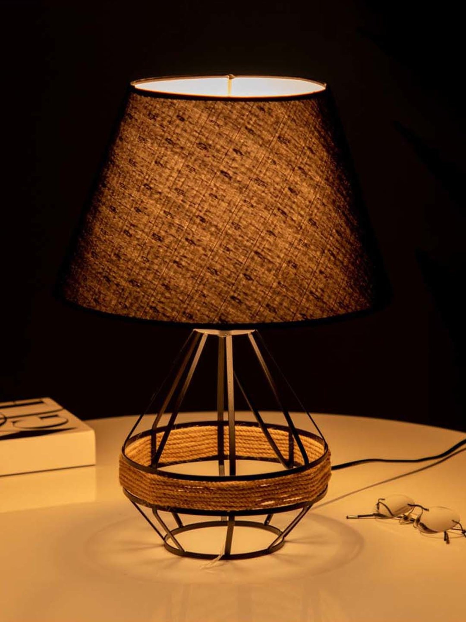 The Decor Kart Black Metal Cinder Table Lamp