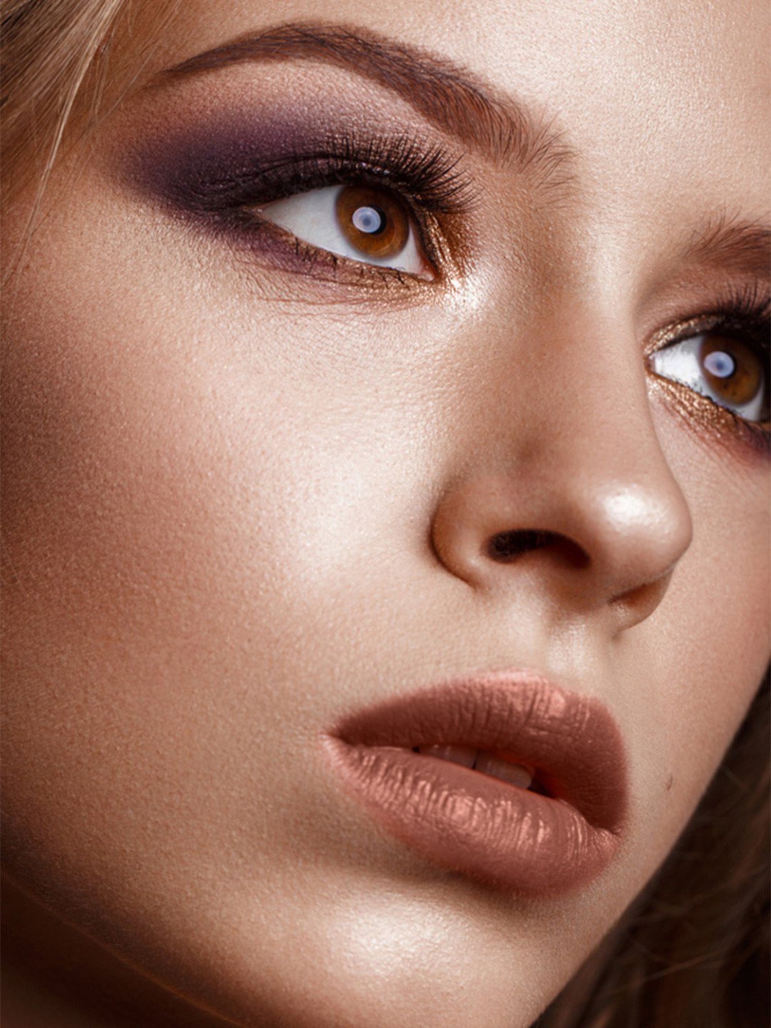 L.A. Girl Lip Attraction Lipstick Nudie - 3.2 gm