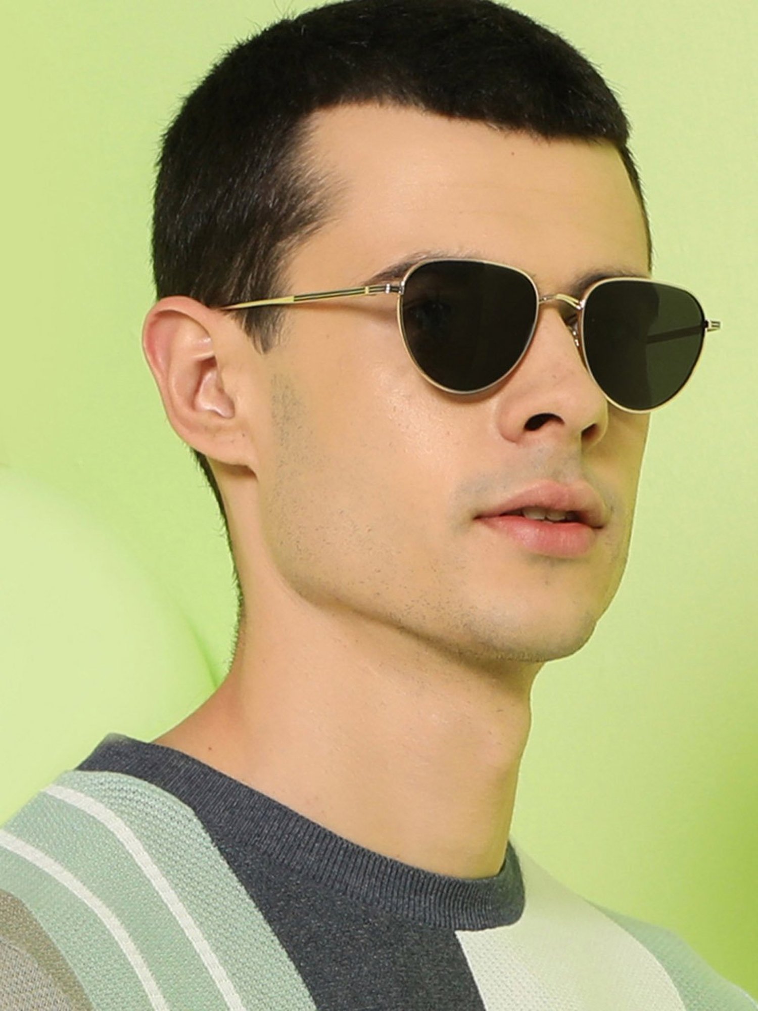 John Jacobs JJ S12502 Green Polarized Oval Sunglasses