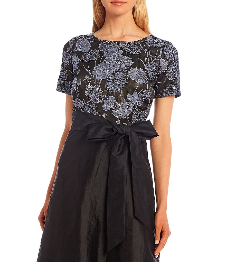 Pisarro Nights Embroidered Bodice Taffeta Bow Round Neck Short Sleeve Gown