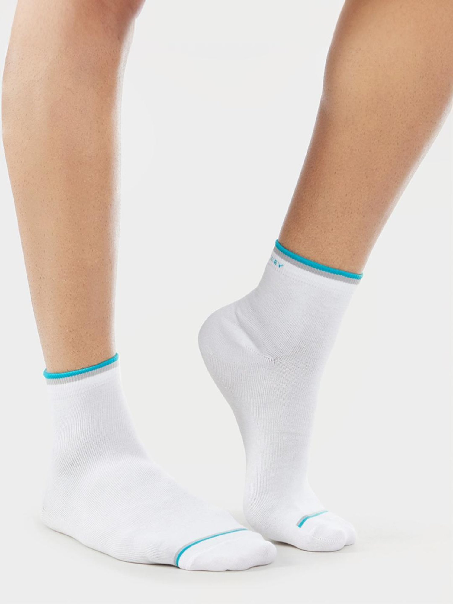 Jockey 7051 White Ankle Length Socks with Stay Fresh Treatment - Pack of 2 (Pattern May Vary)