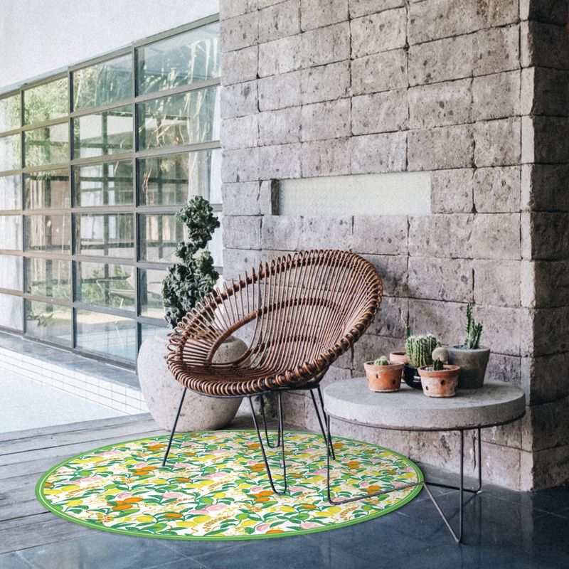 Tempaper 4'' Citrus Round Indoor/Outdoor Vinyl Floor Rug