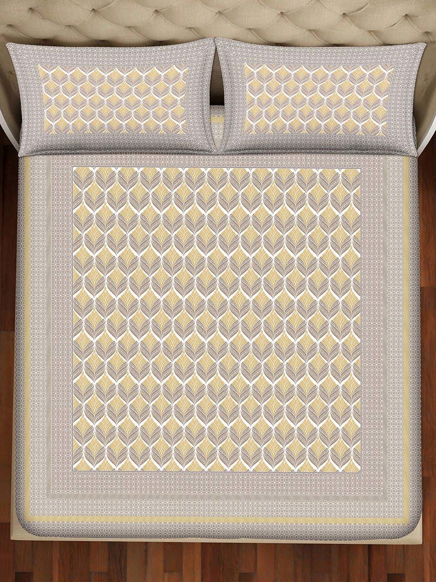 BELLA CASA Amer Printed Brown & Yellow 350 TC Plain King Bedsheet with 2 Pillow Covers