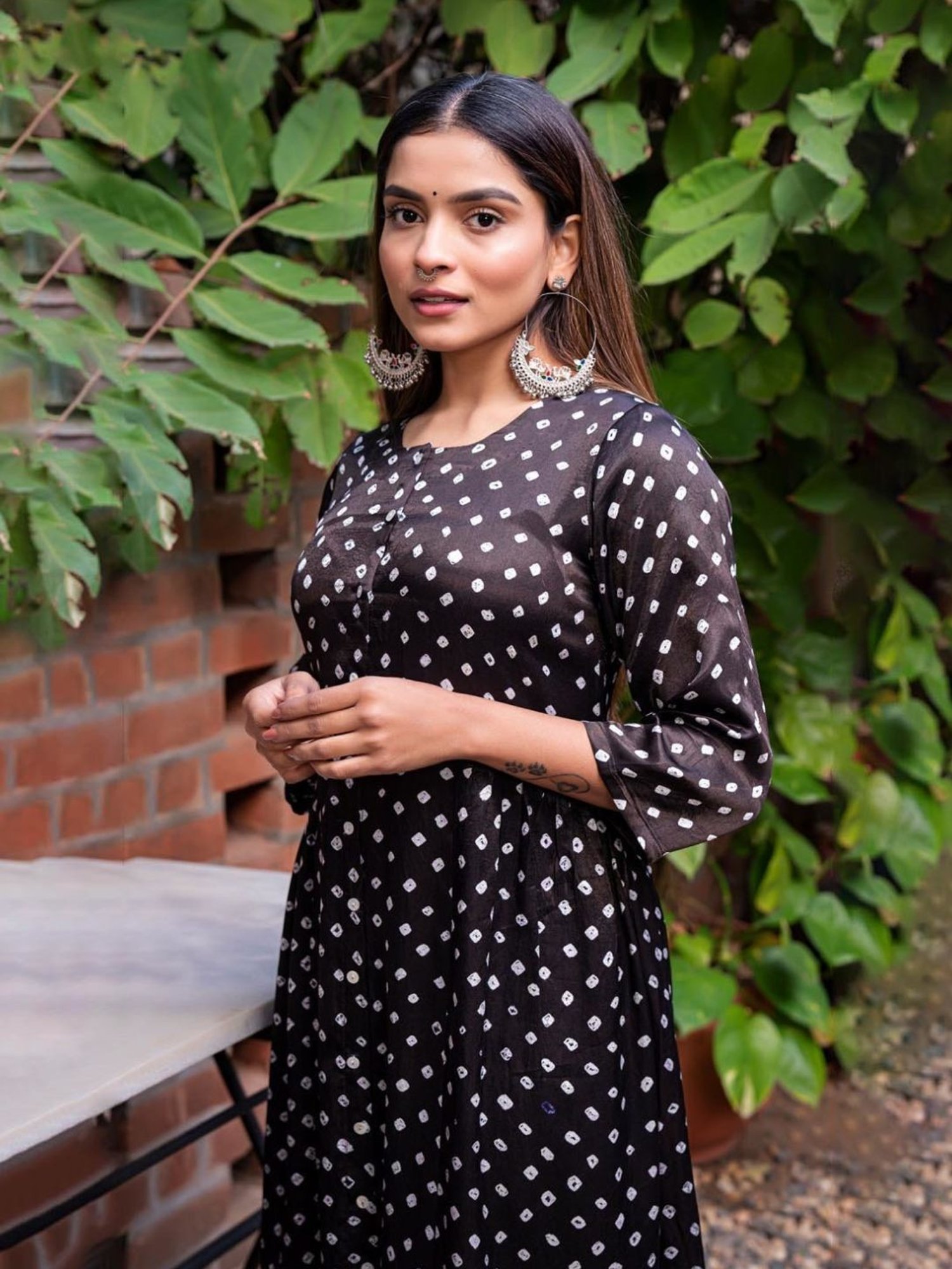 Eeshva India Black Rangaa Re Bandhani Kurta with Pants In Silk