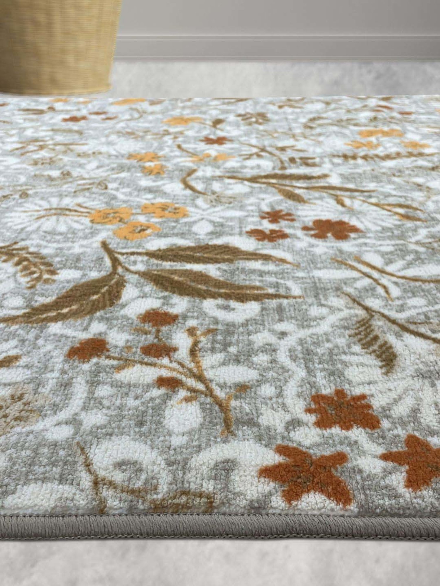 Welspun Blissful Grey Polyester 400 GSM Anti Skid Area Rugs