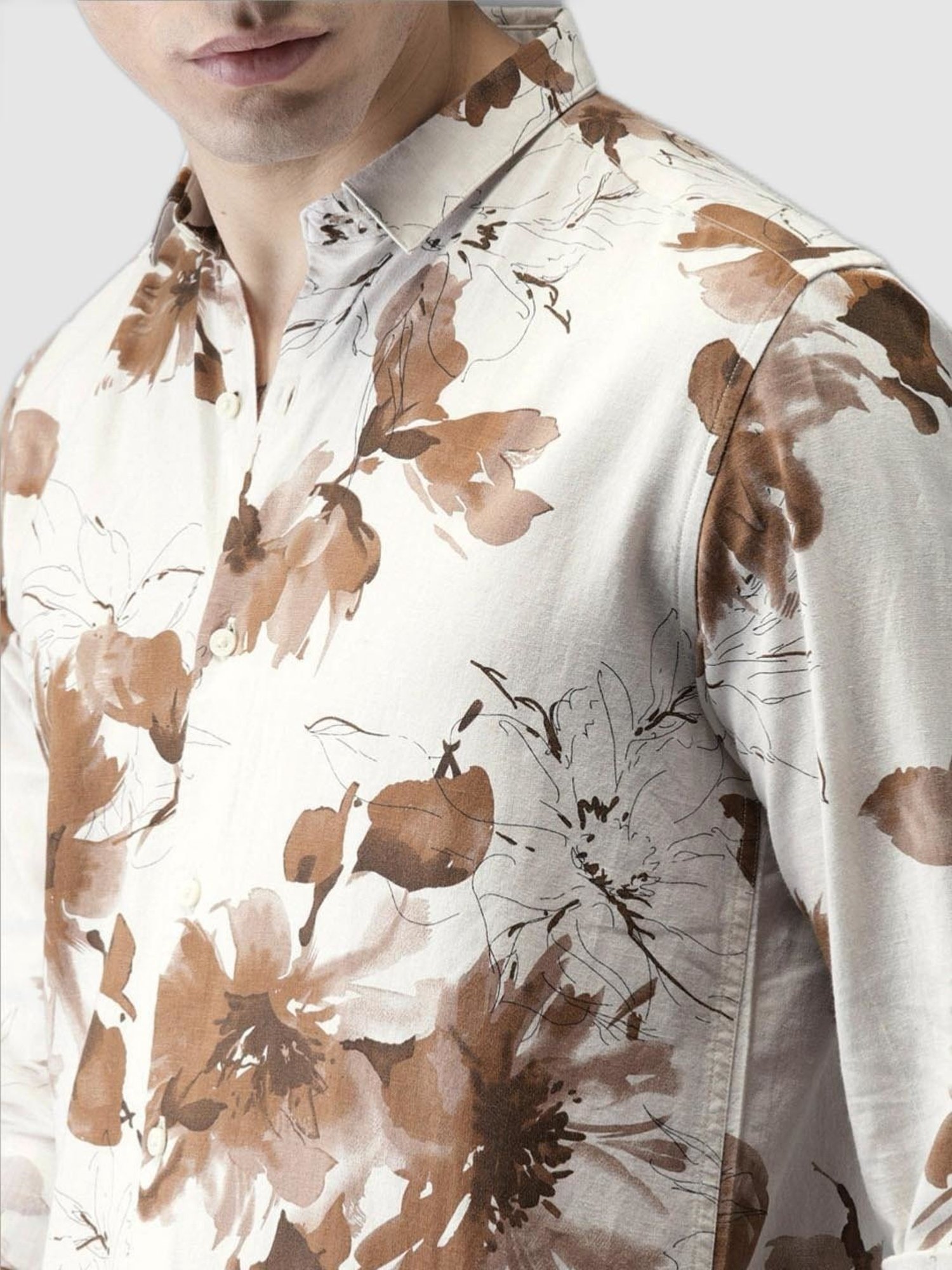 Bene Kleed Off-White Regular Fit Floral Print Shirt