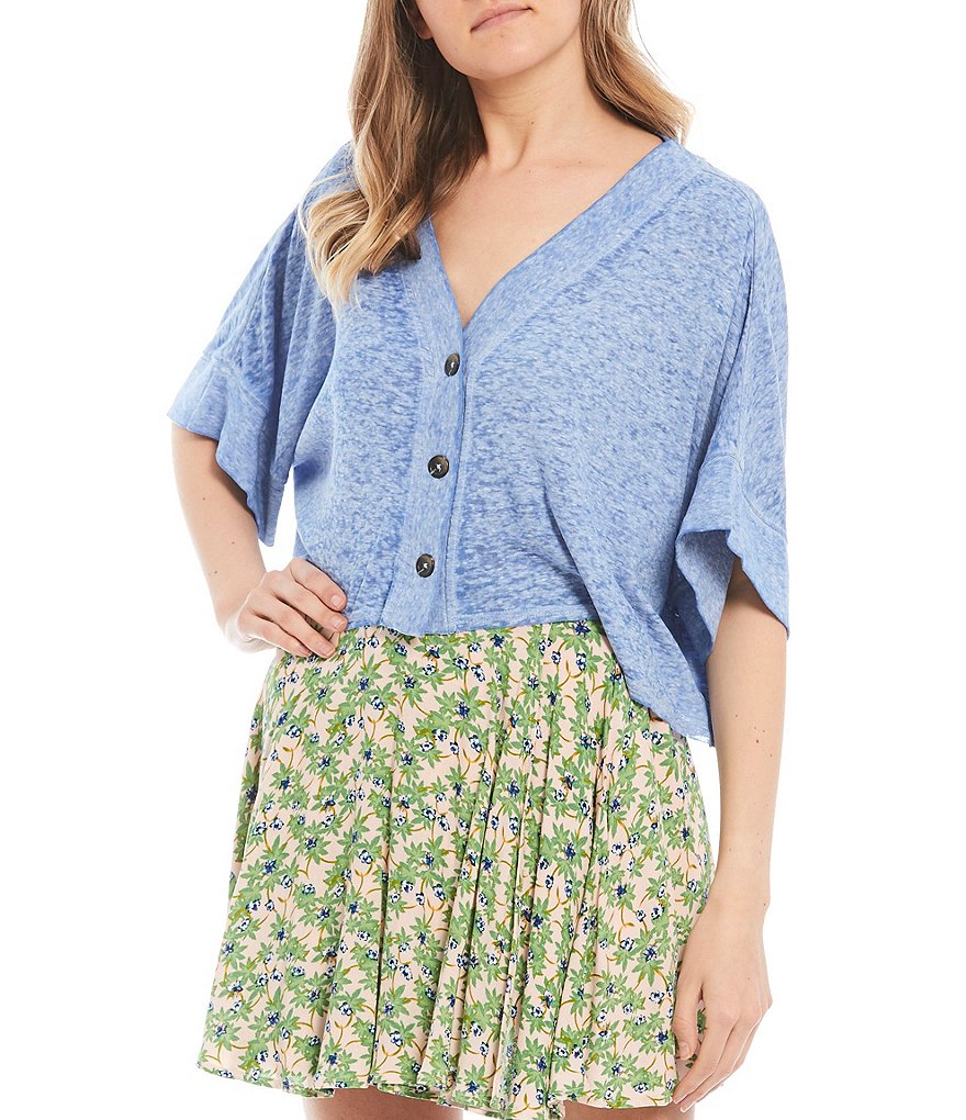 C&V Chelsea & Violet Knit Button Front Cropped Cardigan