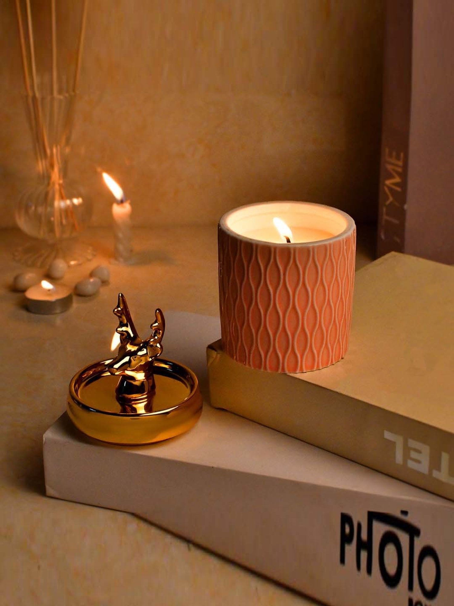 Lidded Glass Jar Crackling Wooden Wick Teak and Moss Candle - Nature's Wick