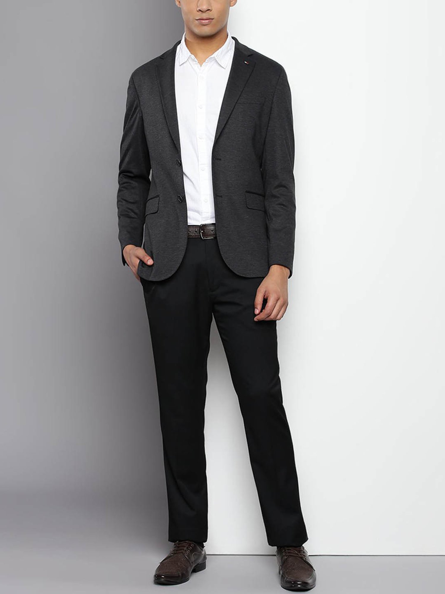 Arrow Sports Green Regular Fit Texture Waistcoat