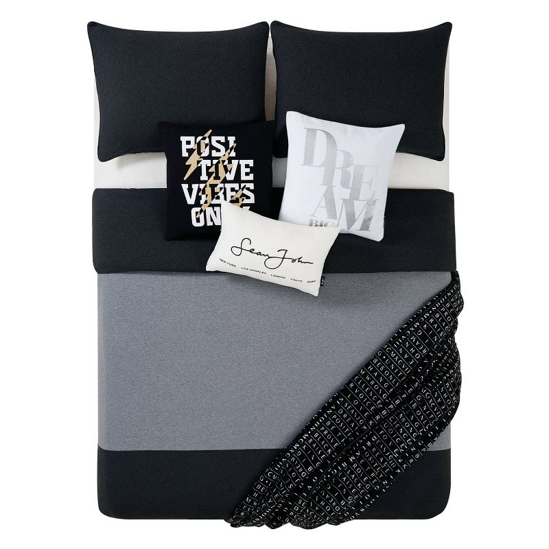 50"x70" Reversible Velvet to Sherpa Excellence Printed Throw Blanket in Gift Box Black - Sean John