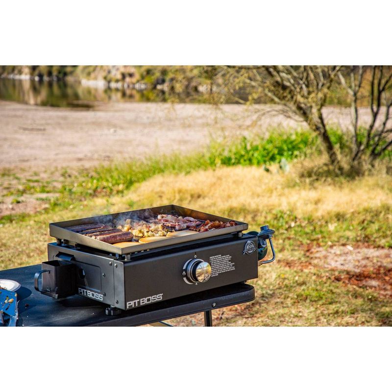 Kenmore 3-Burner Pedestal Gas Grill PG-4030400 Brown