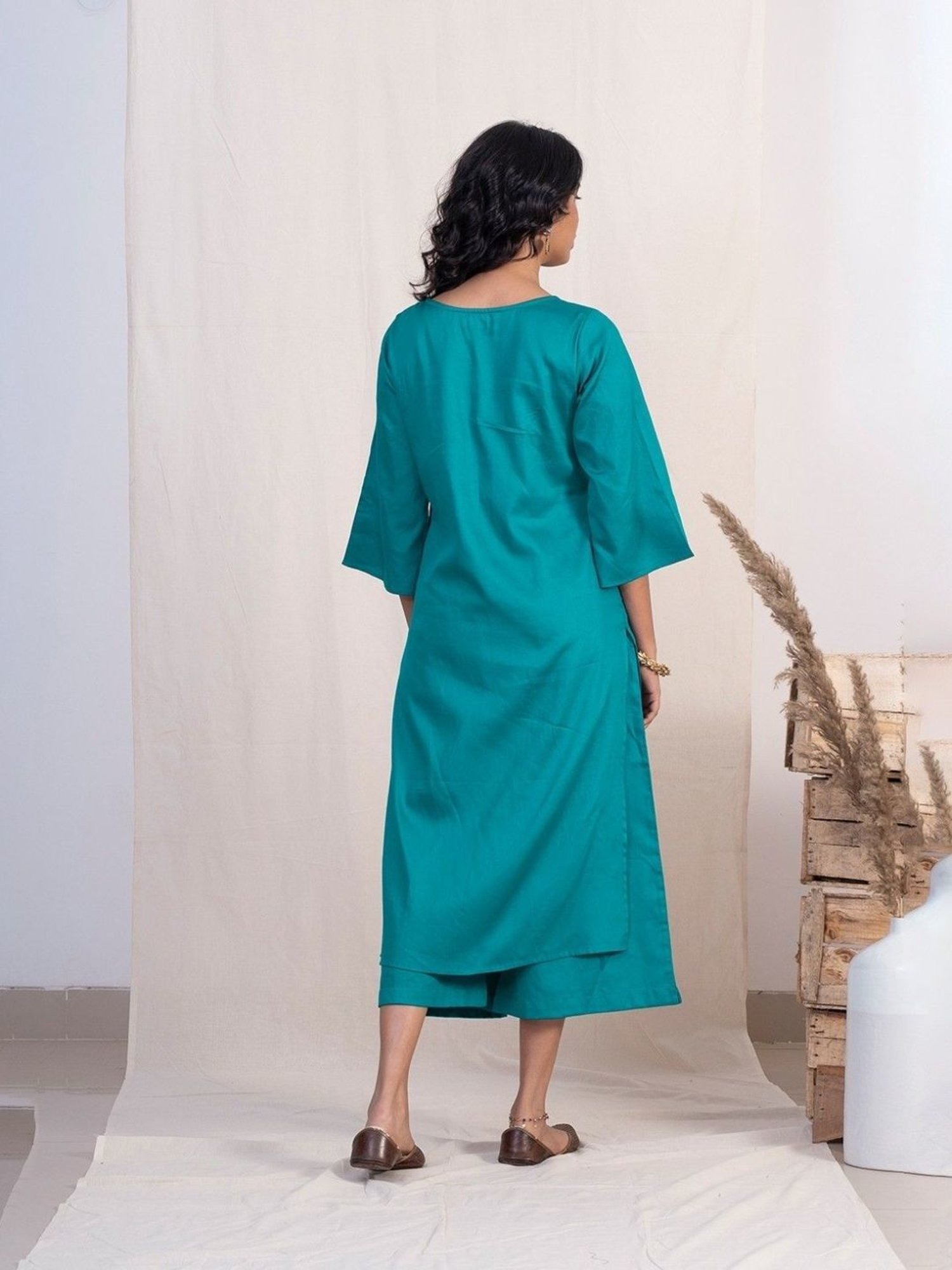 Akiso Jashn Blue Round Neck With Pintucks Set With Plazzo And Green Dupatta