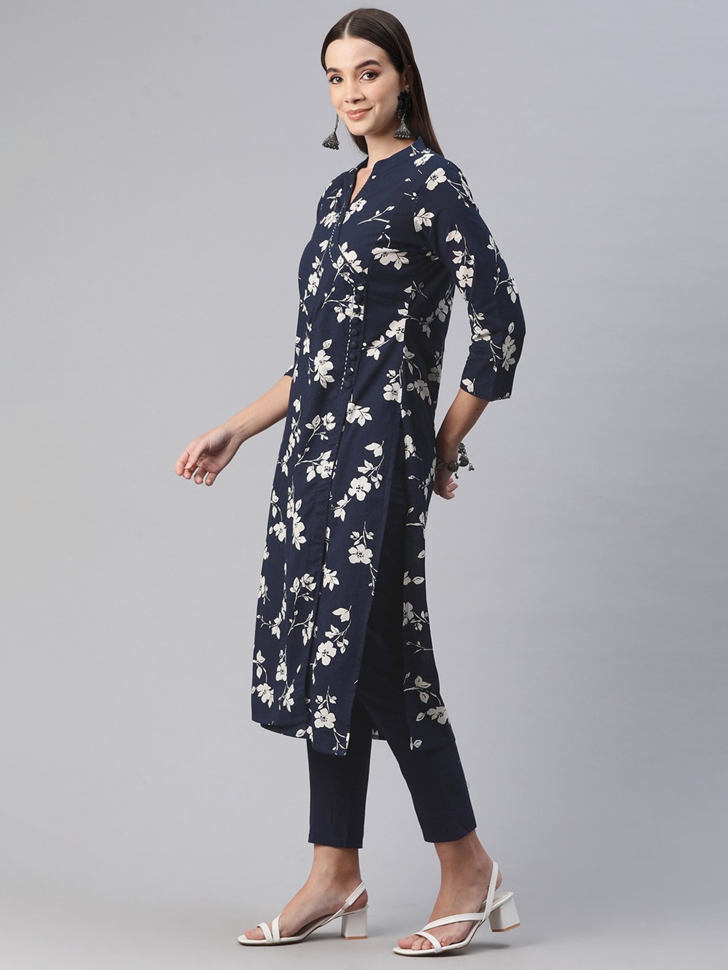 READIPRINT FASHIONS Blue Cotton Floral Print Kurta Pant Set
