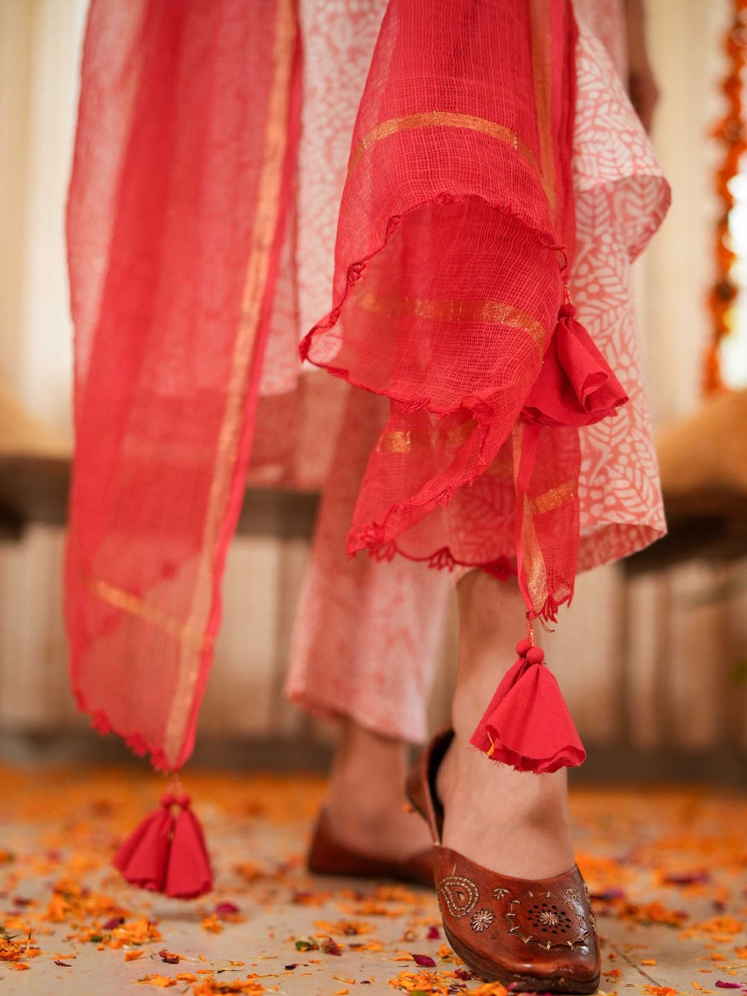 Akiso Red Cotton Kota Doria Dupatta with Scalloped Embroidered Edges with Tassel Details